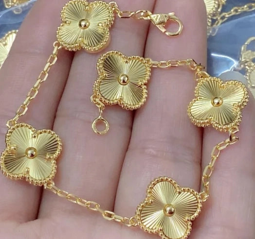 La pulsera que combina elegancia y buena fortuna | Van Cleef
