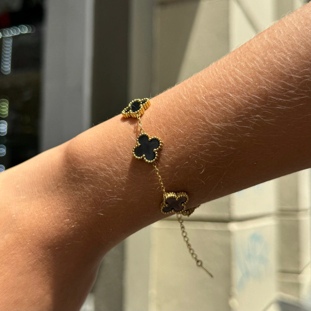 La pulsera que combina elegancia y buena fortuna | Van Cleef